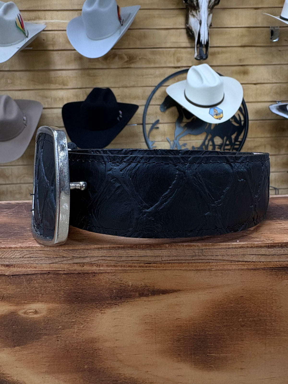 Denver Pirarucu Print - Black