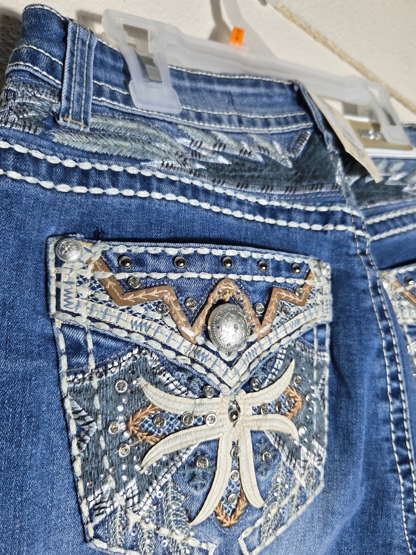 Montero Womens Feather Embroidered Bootcut Jeans - Blue