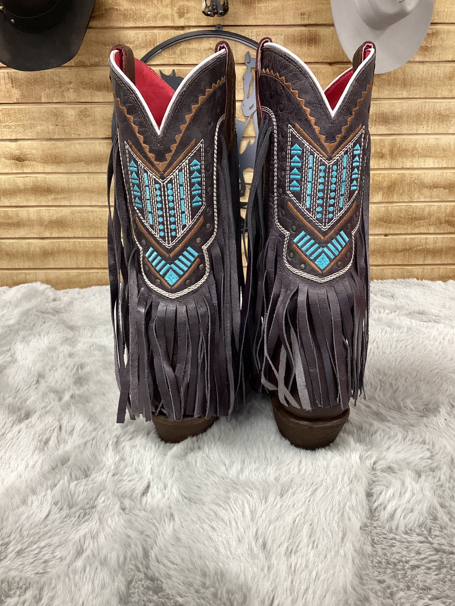 Quincy Womens Boot Crazy Chocó Snip toe with Fringe Q34E6294