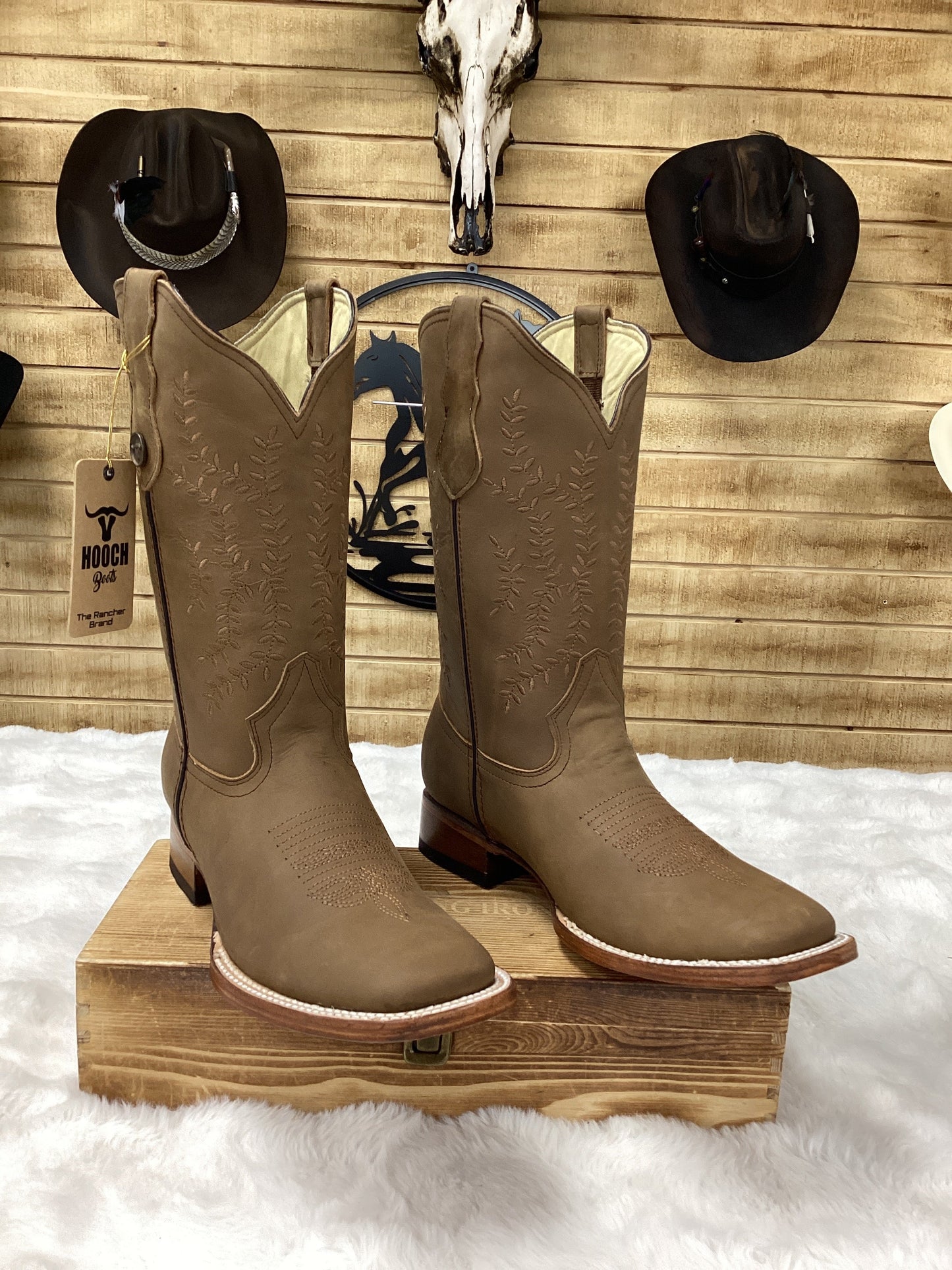 Hooch Womens Vine Embroidered Boot - Tabaco