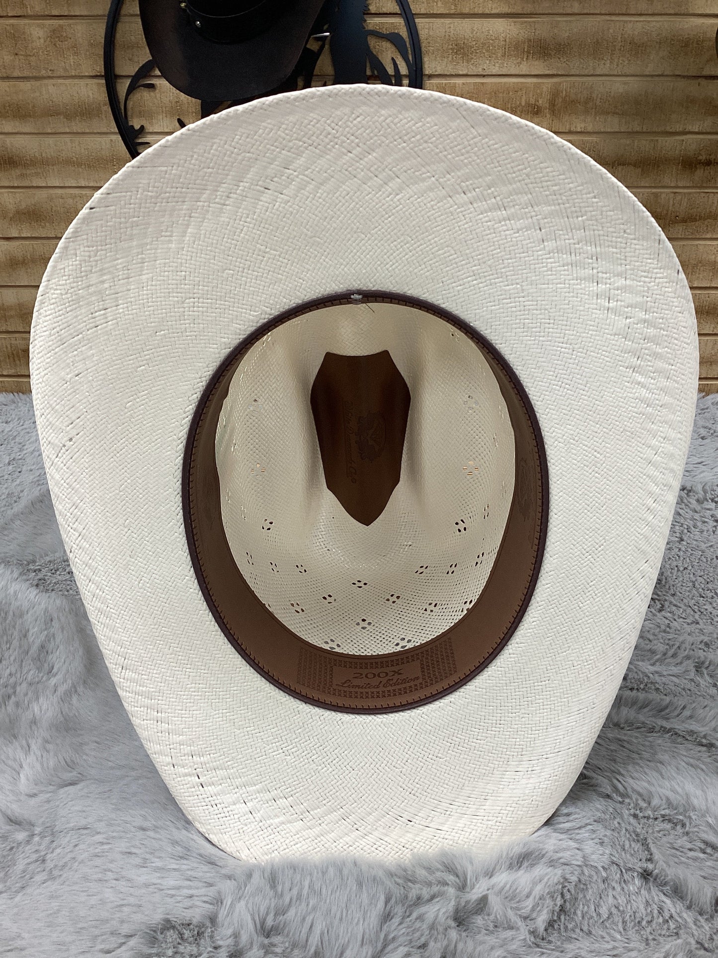 White Diamond 200x Flower Vent w/ Feather