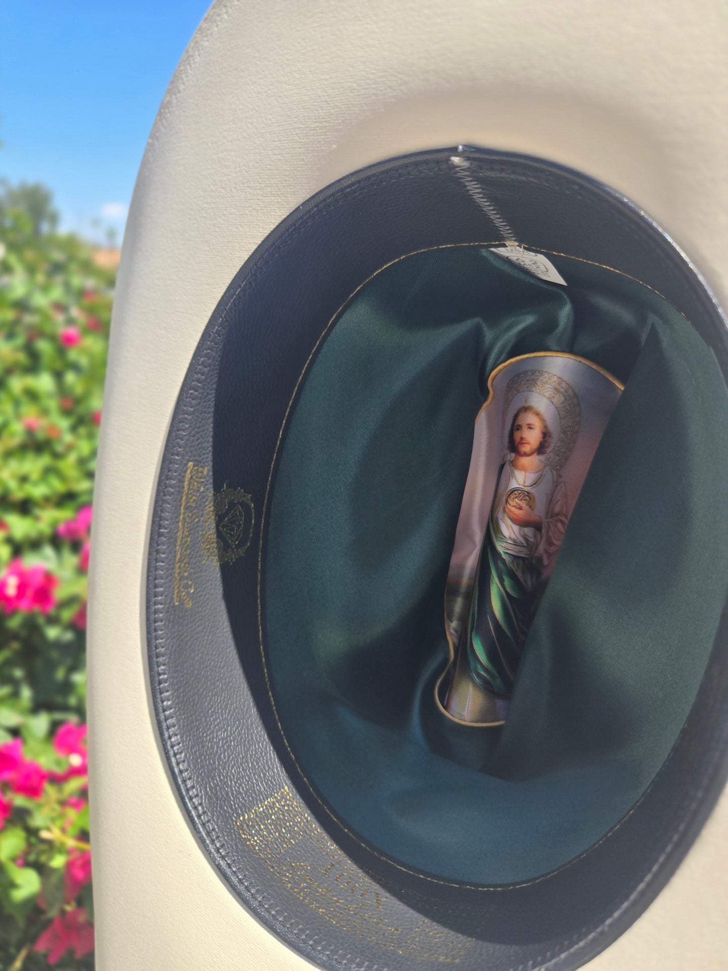 White Diamond 100x San Judas Telar Hat