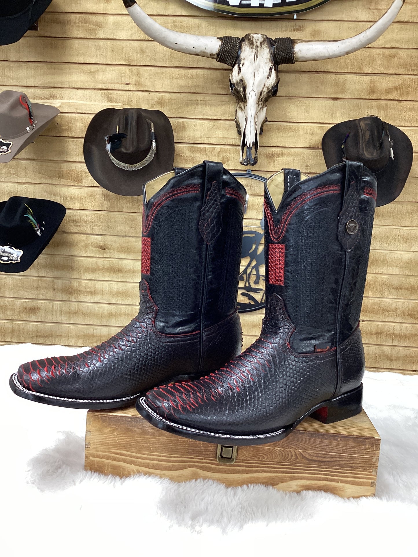 Hooch Mens Python Print Boot - Black Cherry