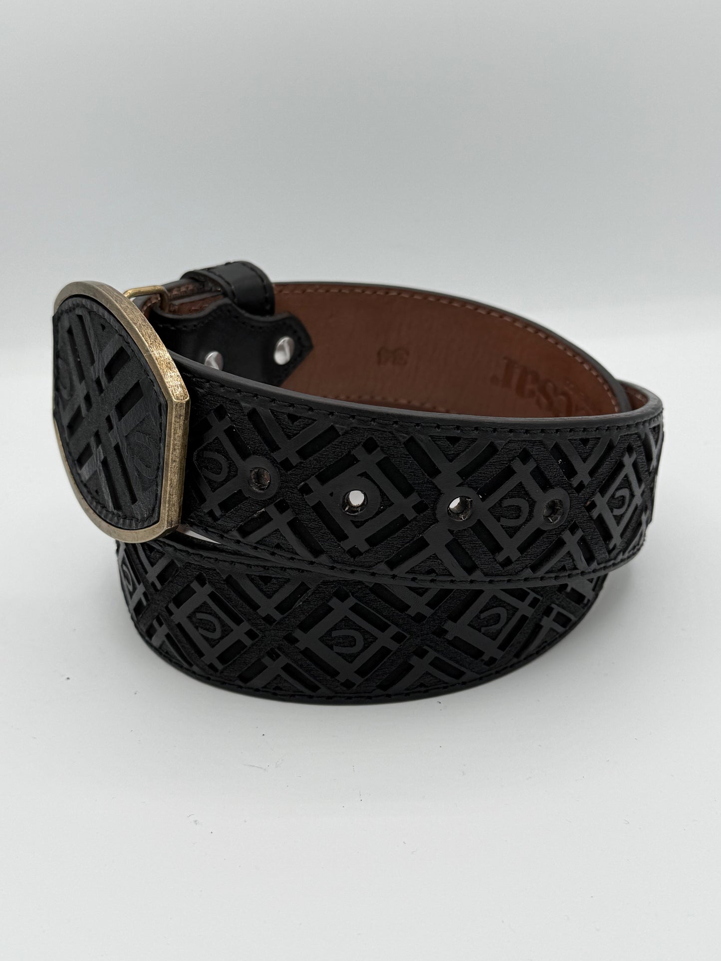 Del Cesar Chiseled X w/ Horse Shoe Design