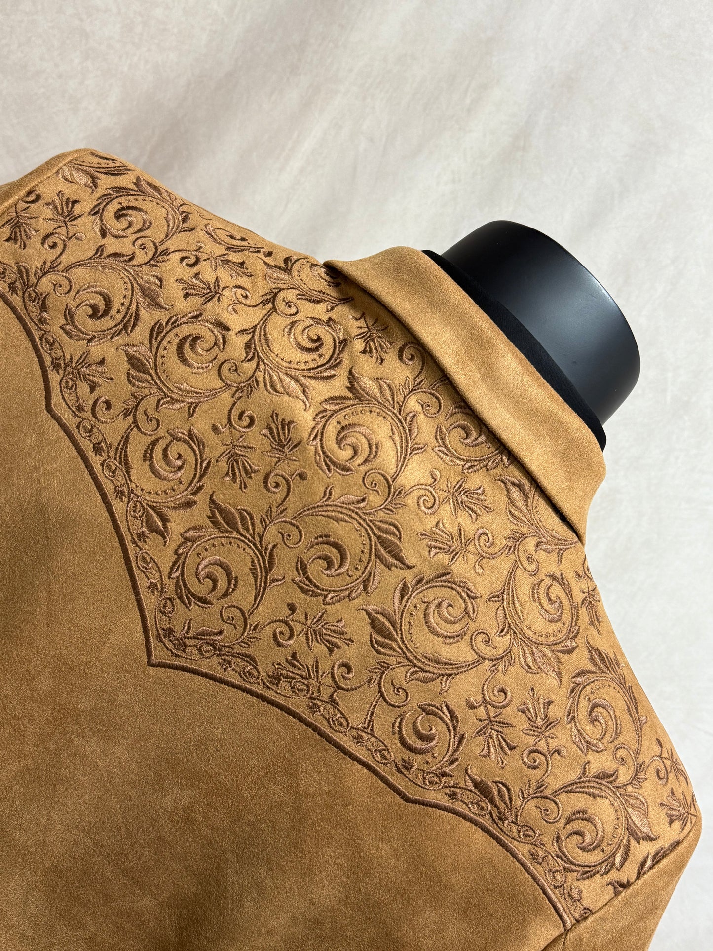 Lamasini Men’s Embroidered Faux Suede Suit