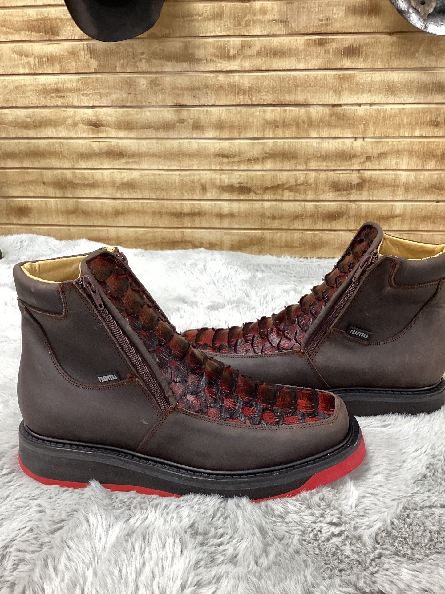 Frontera MenS Ankle Boot Python Double Density (Black Cherry)