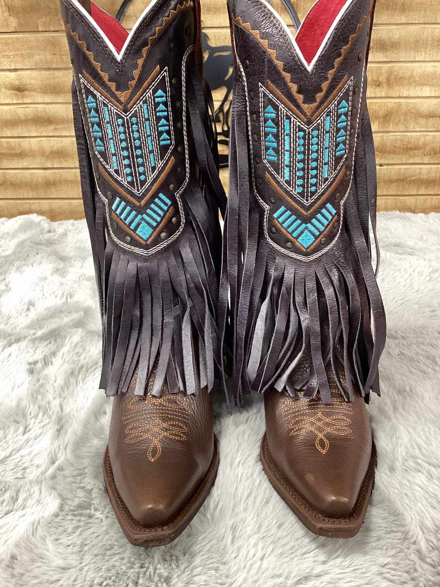Quincy Womens Boot Crazy Chocó Snip toe with Fringe Q34E6294