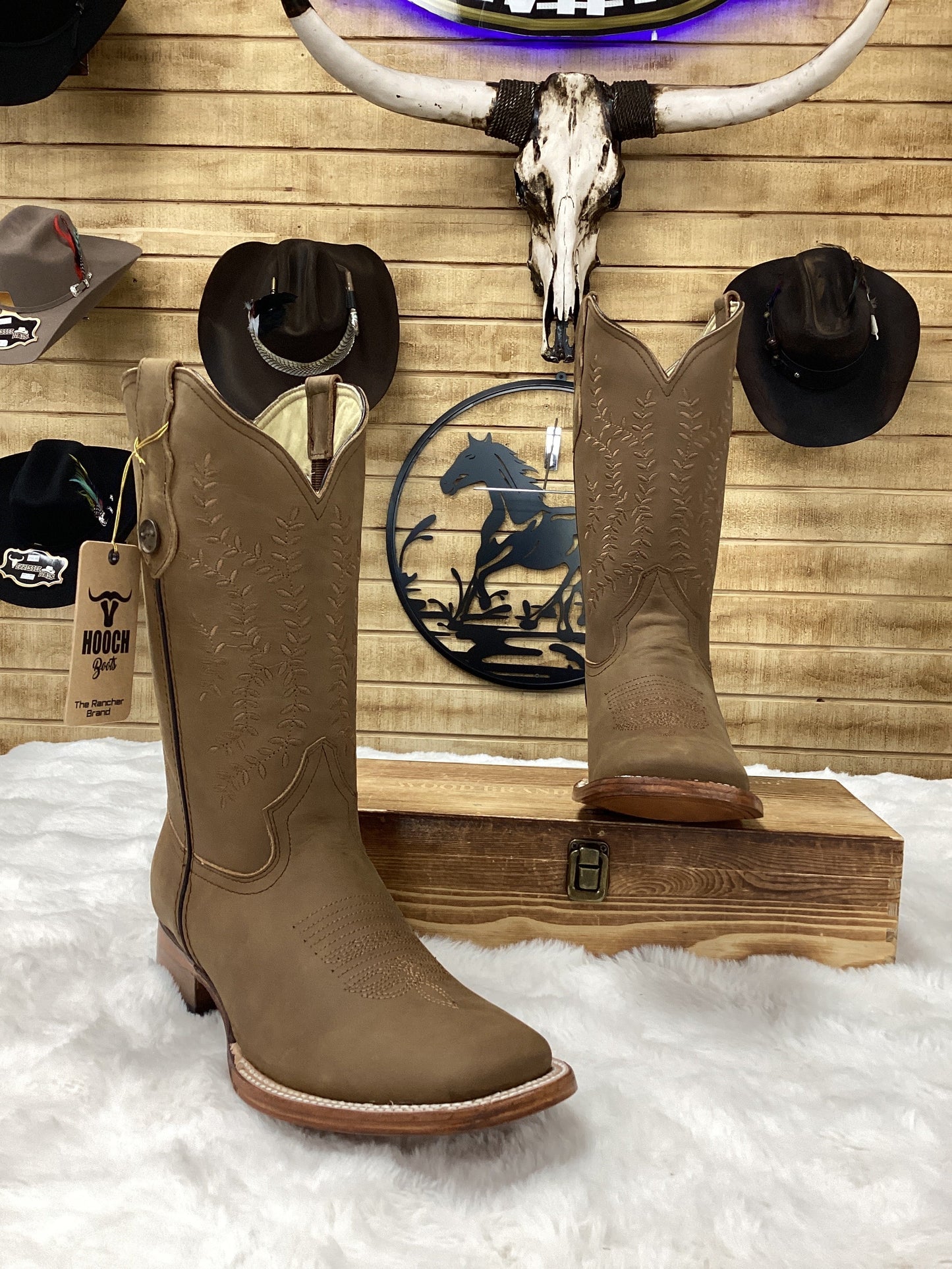 Hooch Womens Vine Embroidered Boot - Tabaco