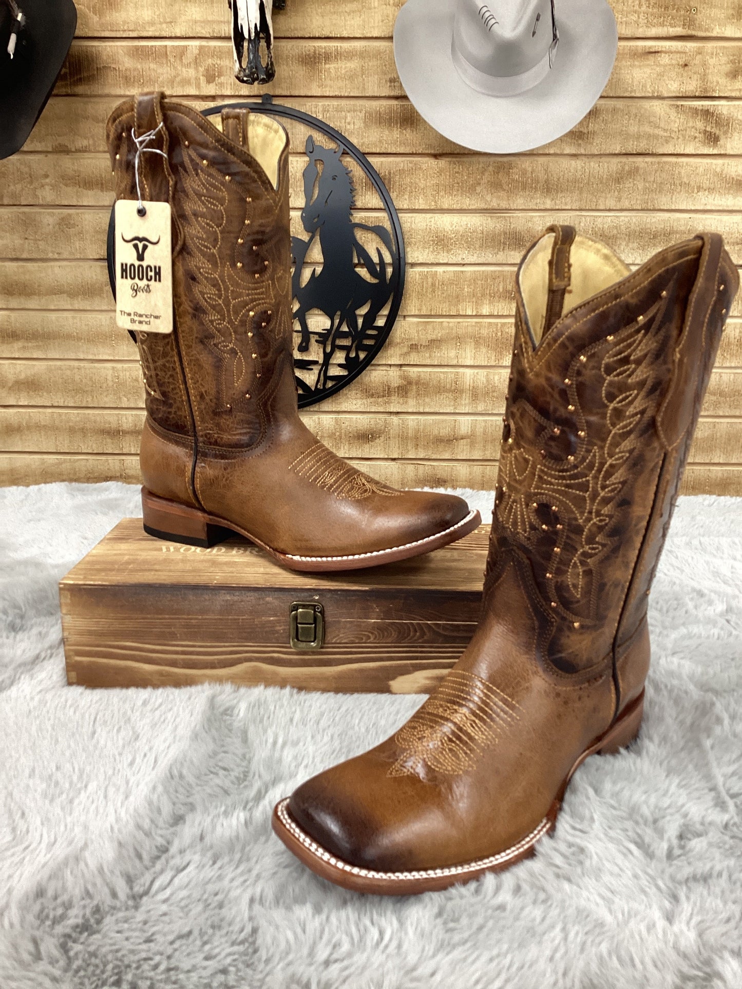 Hooch WomenS Boot Volcano Square Toe (Honey)H222451