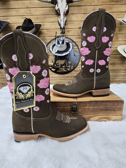White Diamond Womens Coquette Flower Embroidered Boot - Tabaco Nobuck