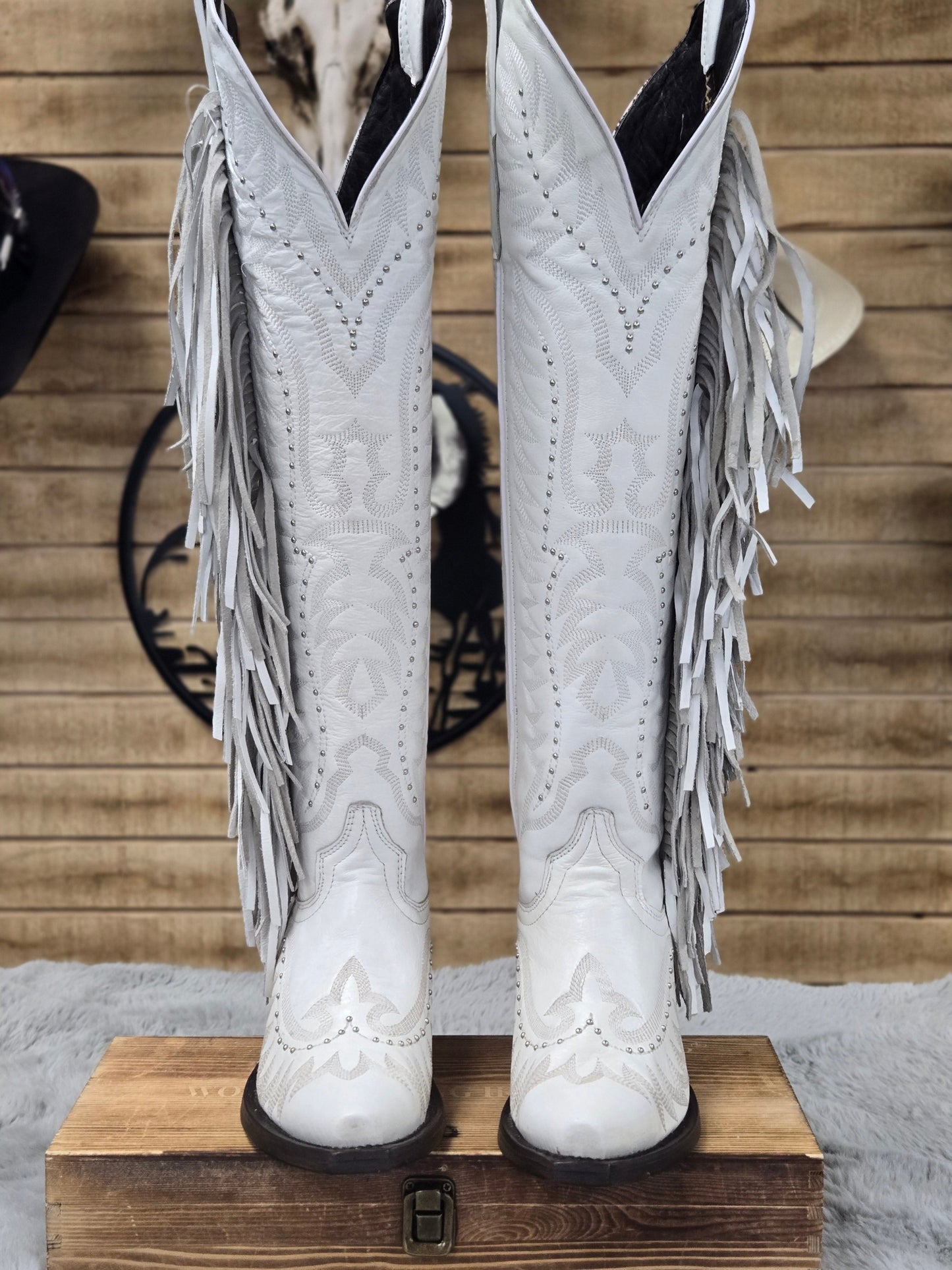 WildFlower Womens Knee High Fringe Boot (White)