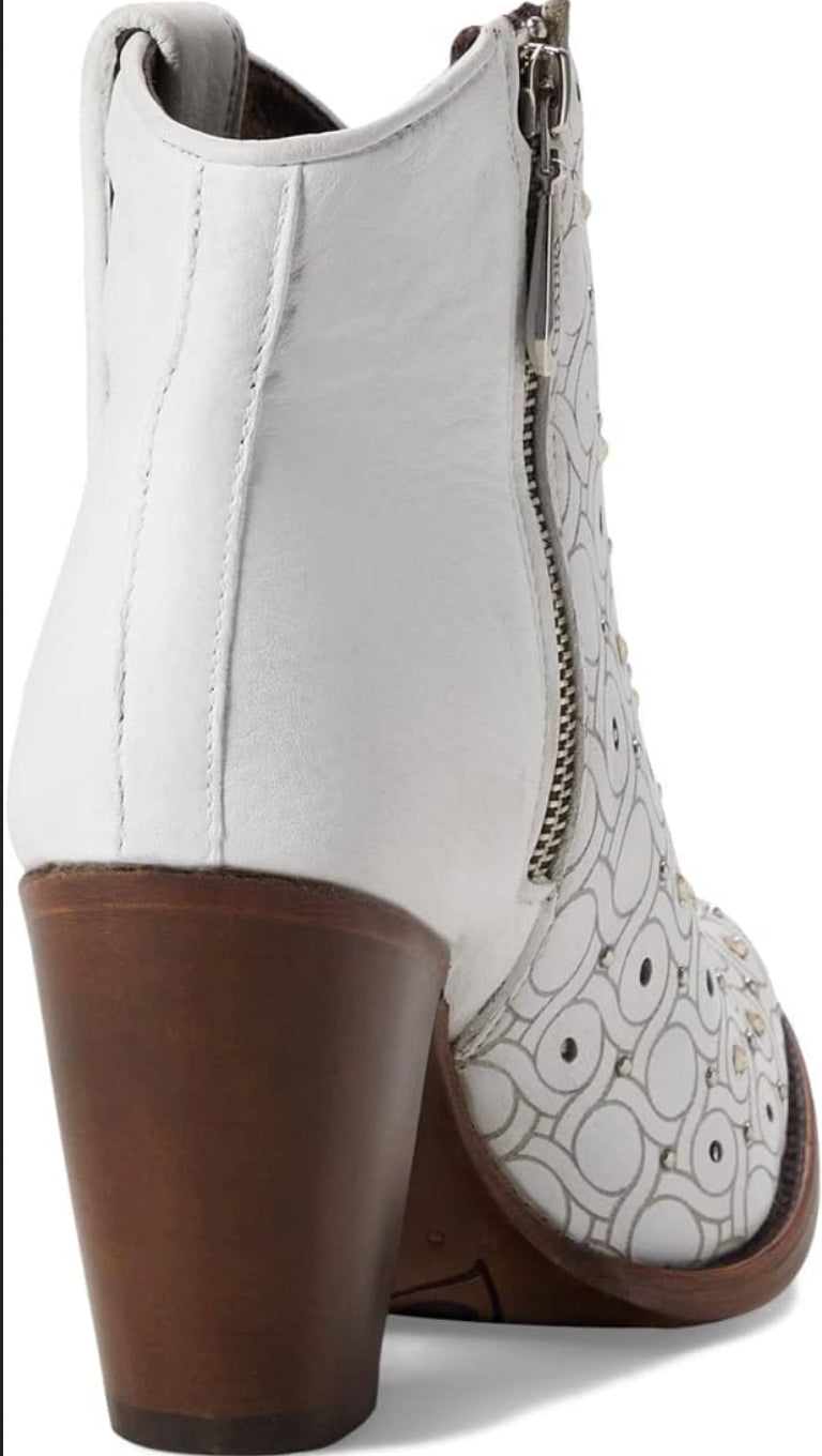 Cuadra Womens Studded High Heel Bootie - White