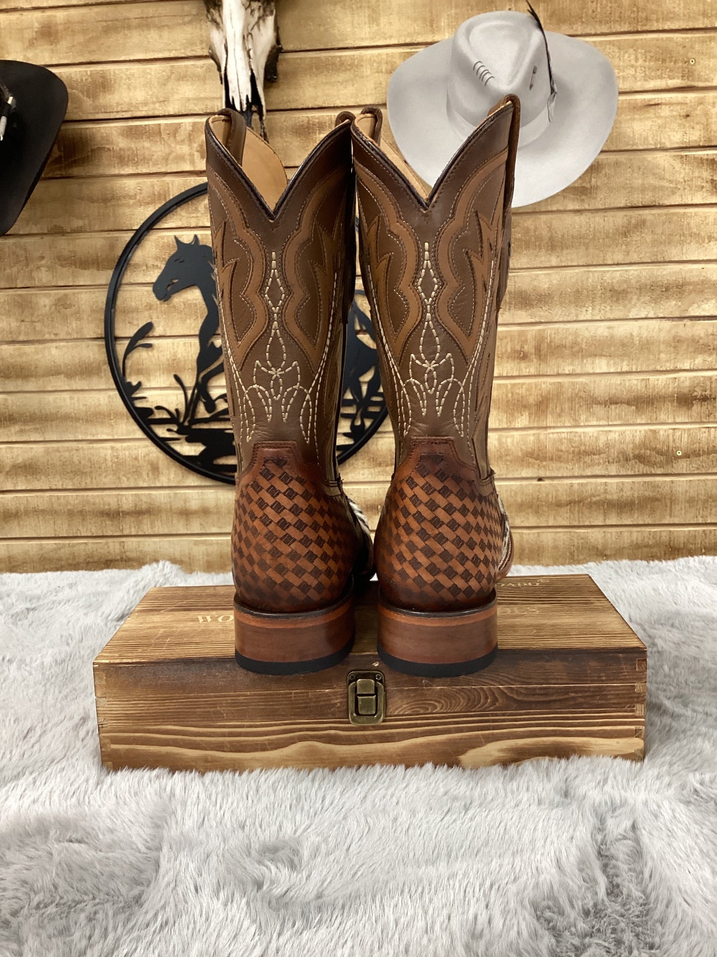 Hooch Mens Cowhide Square Toe Boots