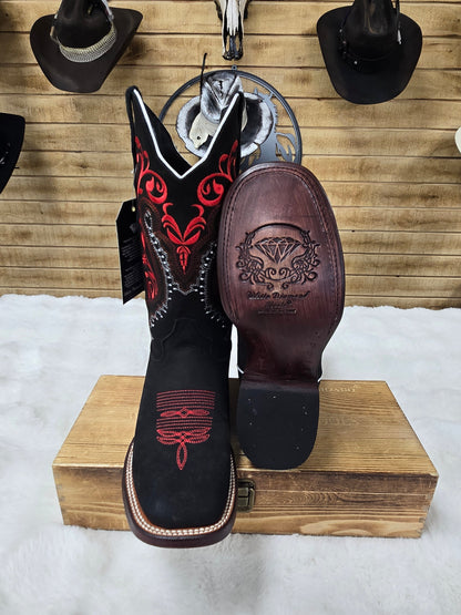 White Diamond WomenS Boot Embroidered Nobuck (Red/Black)