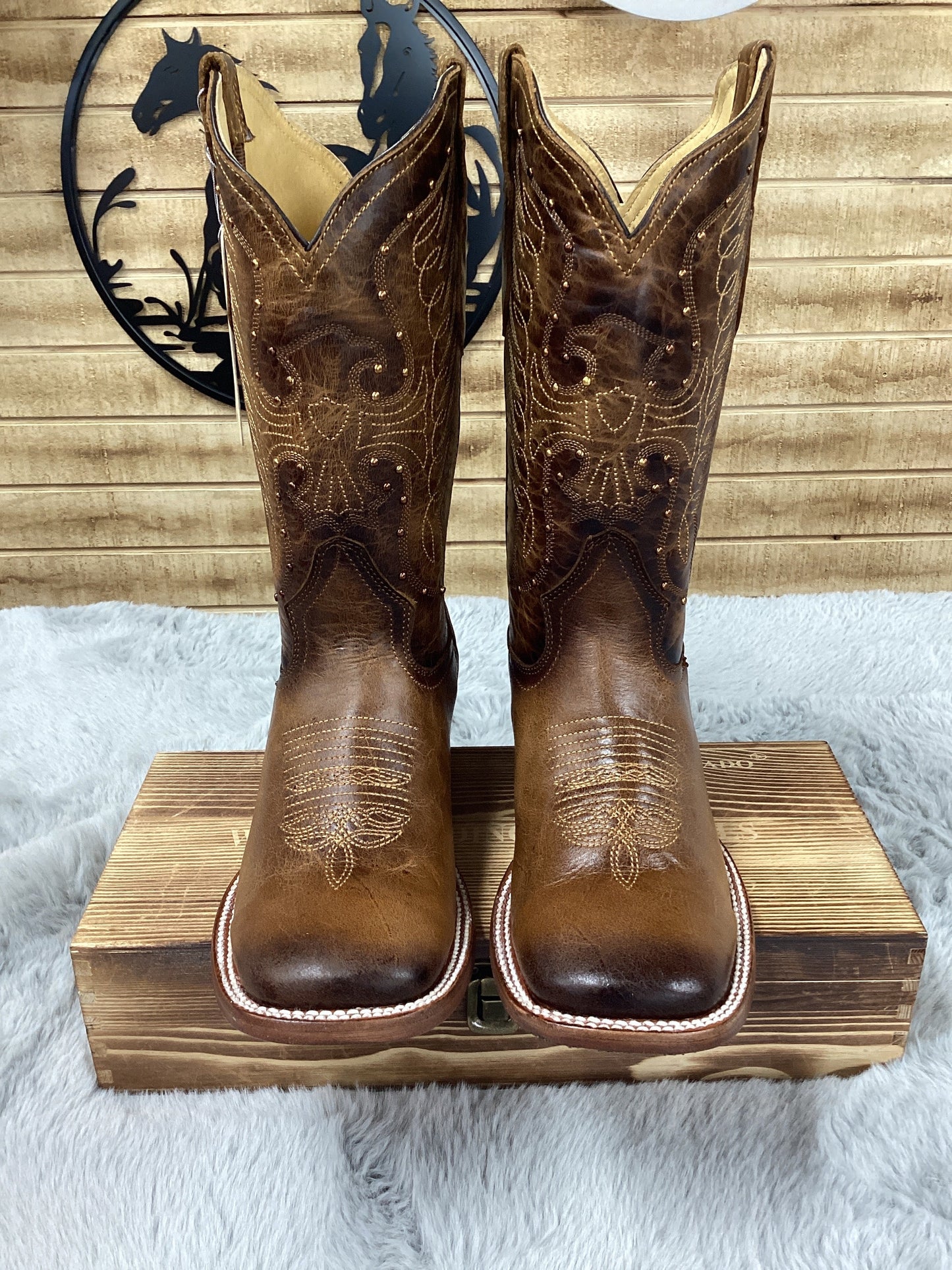 Hooch WomenS Boot Volcano Square Toe (Honey)H222451