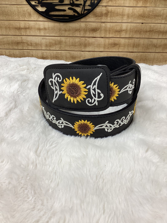 -White Diamond Womens Sunflower Belt - Black