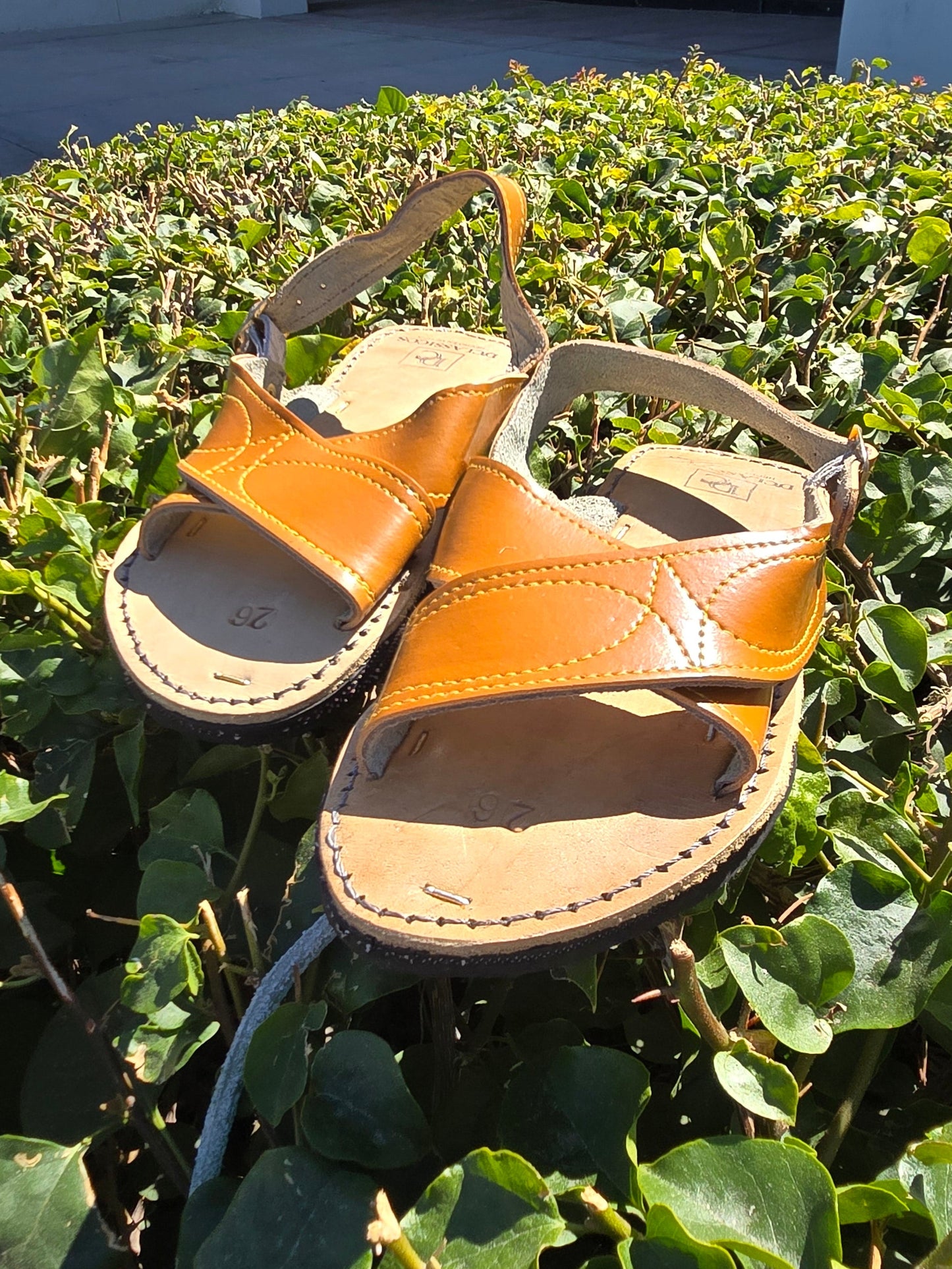 Huaraches Cruzados de Charol Artesanal