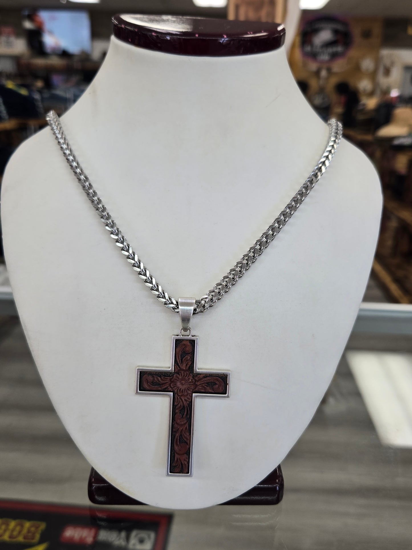 Twister Leather Cross Pendant Necklace 32104