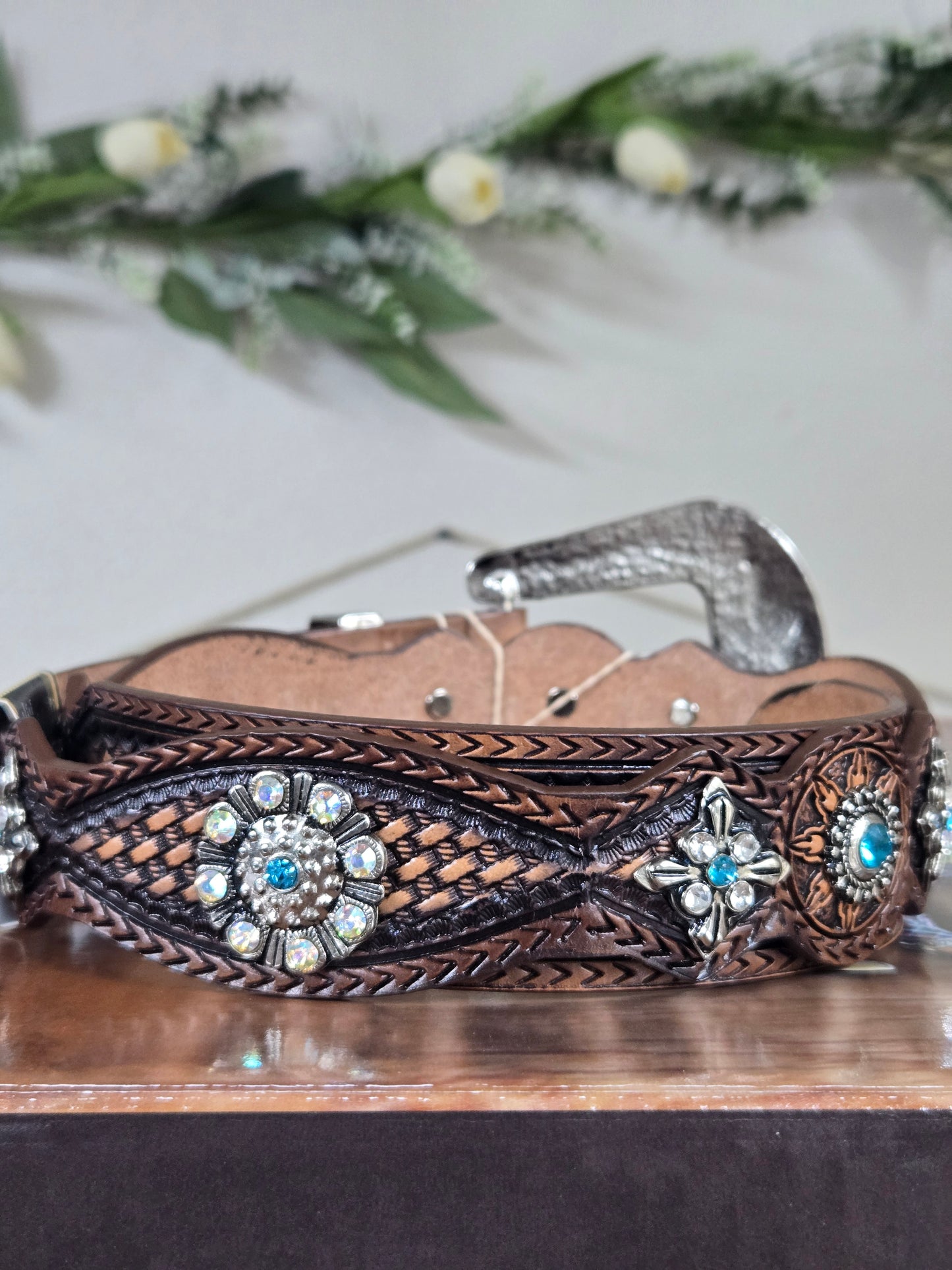 Tony Dilaz Womens Woven Jewel Flower Leather Belt